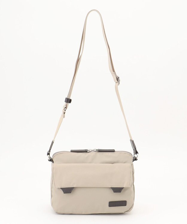 Y'SACCS ダブルタブ　トラベルポシェット ライトベージュ