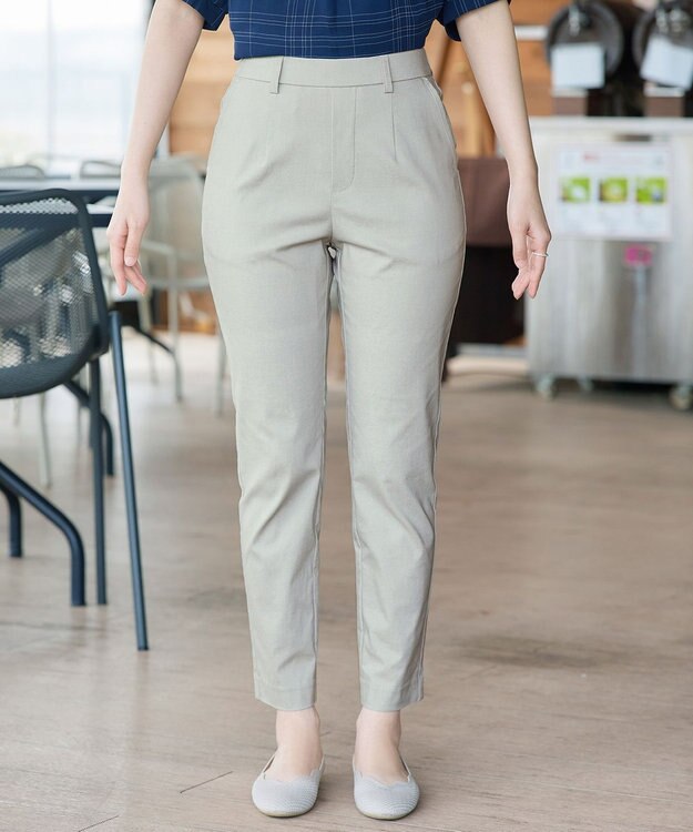 Tiaclasse L 麻混ストレッチテーパードパンツ ライトグレー