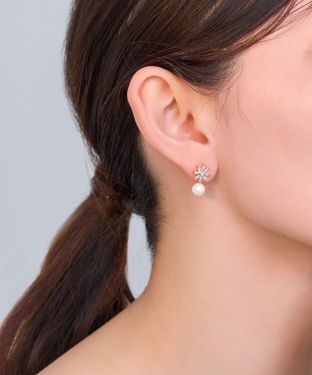 Phoebe クリスタルペタルパールピアス ゴールド