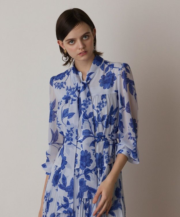 GRACE CONTINENTAL フラワープリントプリーツワンピース サックス