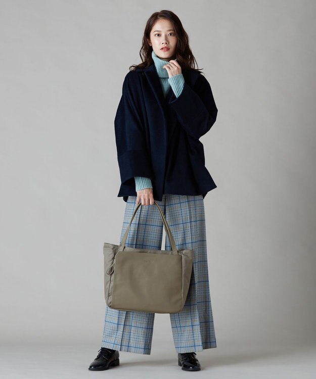 Y'SACCS ナイロン×レザー　スクエアトートバッグ Mサイズ グレージュ