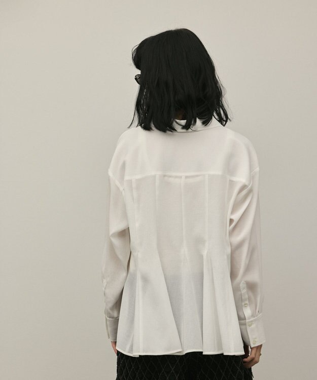 GRACE CONTINENTAL バックフレアシャツ ホワイト