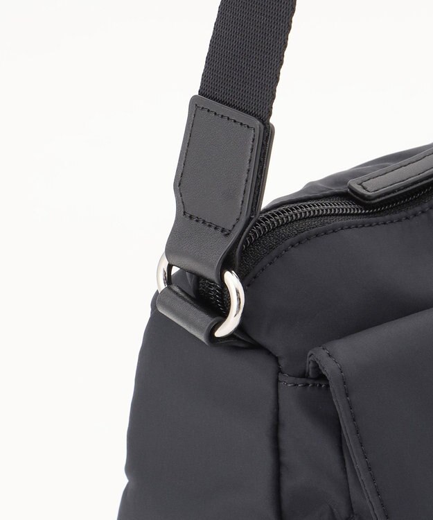 Y'SACCS ダブルタブ　トラベルポシェット ブラック