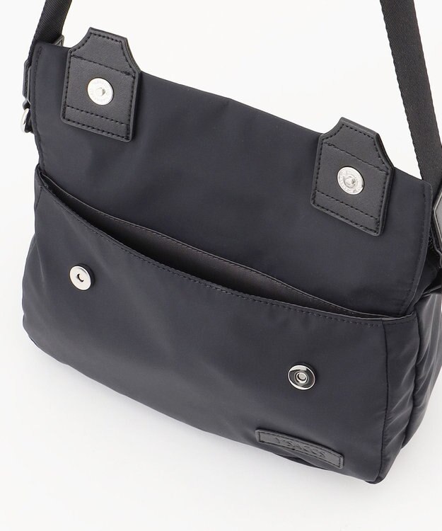 Y'SACCS ダブルタブ　トラベルポシェット ブラック