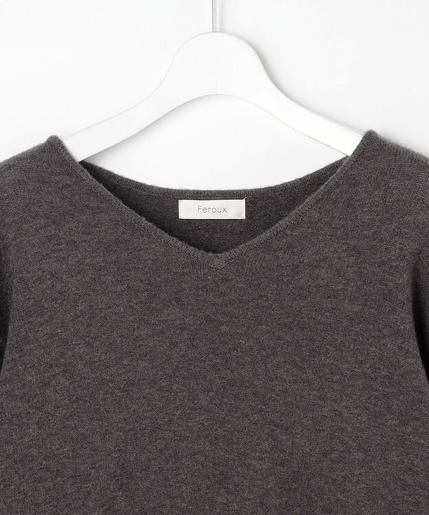 Feroux Vネックニットプルオーバー グレー系