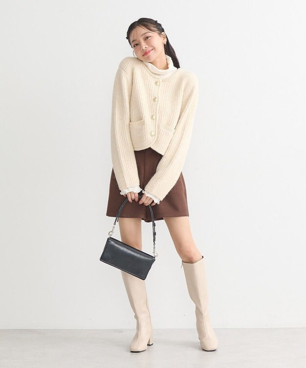 earth music&ecology ゴールド釦ショートニットカーディガン Ivory