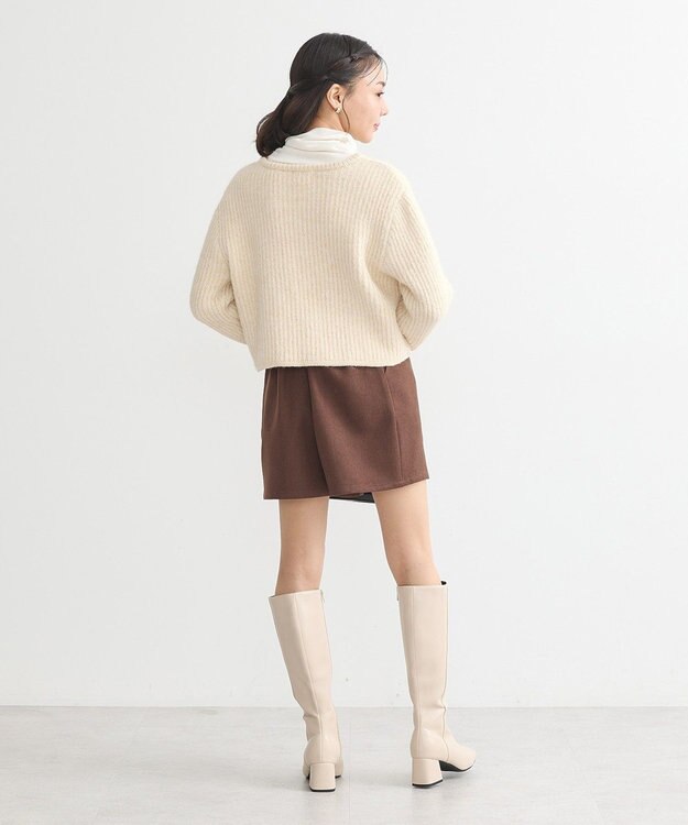 earth music&ecology ゴールド釦ショートニットカーディガン Ivory