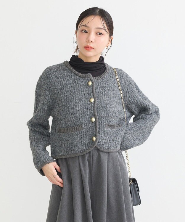 earth music&ecology ゴールド釦ショートニットカーディガン Charcoal Gray