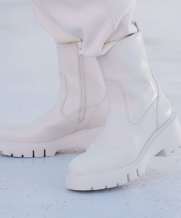 BONTRE 【UNISA/ウニサ】タンクソールショートブーツ アイボリー