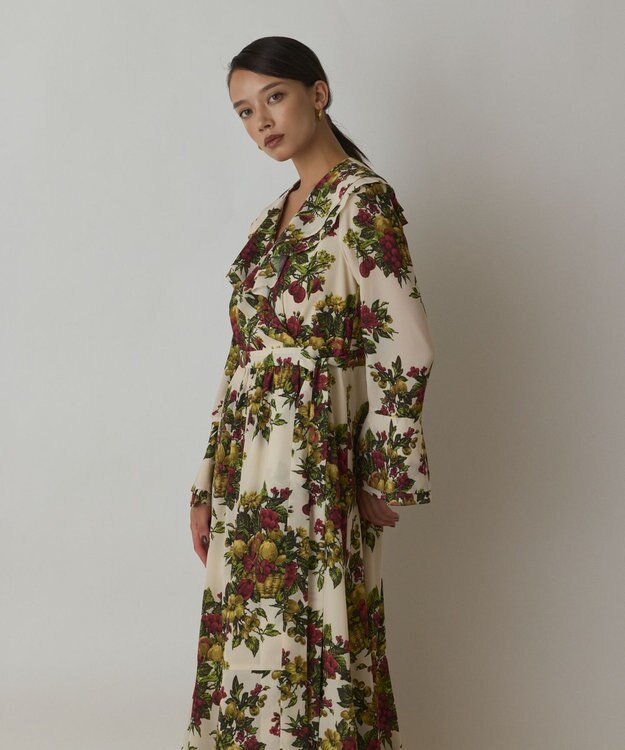 GRACE CONTINENTAL ボタニカルベリープリントワンピース ベージュ
