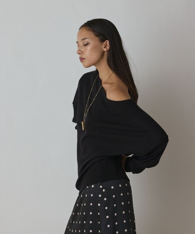 GRACE CONTINENTAL アシメテレコカットトップ ブラック