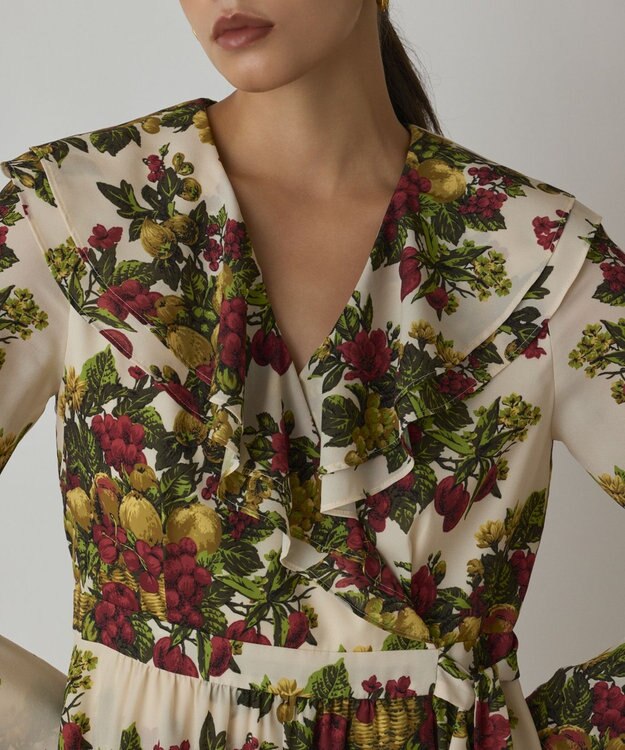 GRACE CONTINENTAL ボタニカルベリープリントワンピース ベージュ