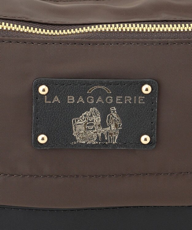 LA BAGAGERIE ウォータープルーフナイロン　スクエアショルダー チョコ