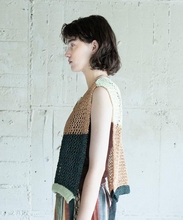 COQ STRATA 和紙ショート丈ベスト ベージュ