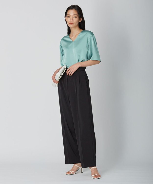 ICB 【WEB限定カラーあり・洗える】Calm Vネックブラウス ジェイドグリーン系