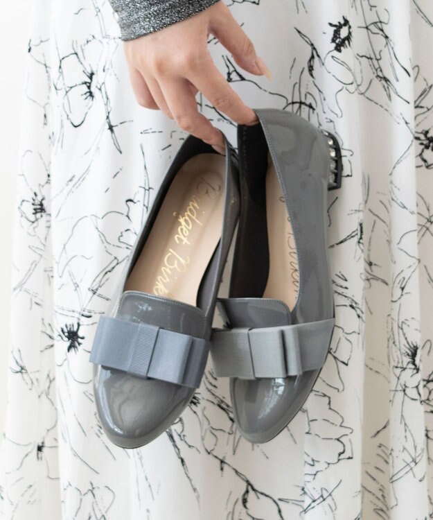 Bridget Birkin 【Bridget Birkin】ガーリーリボンローファー グレーエナメル