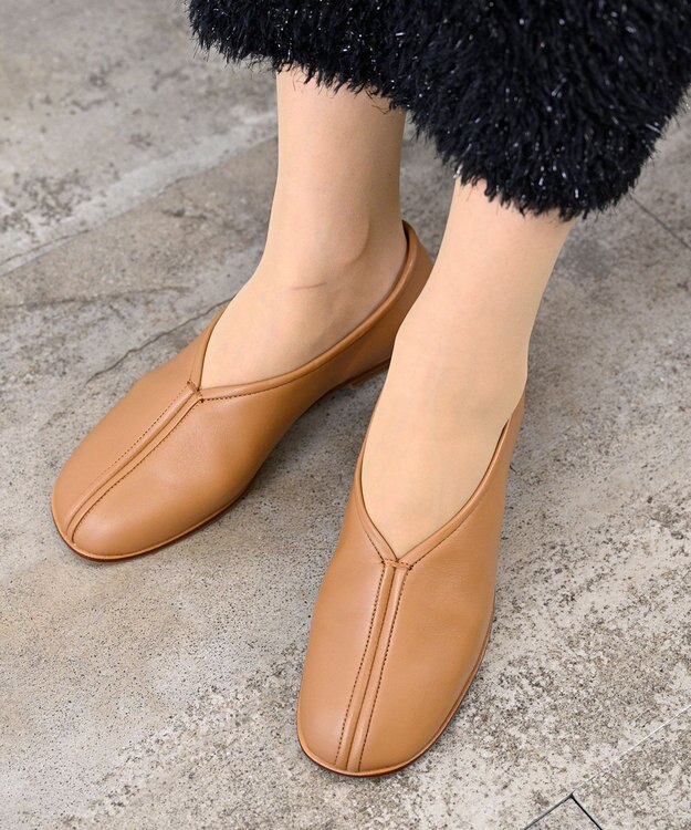 APOM オブリークトゥバイプドスリップオン15 キャメル