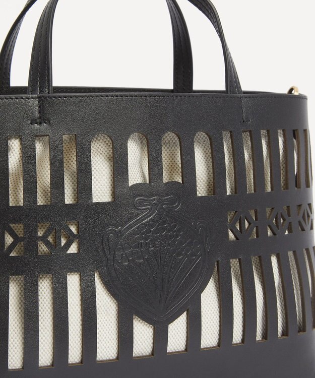 LIBERTY. アイフィス 1875 チューダー プチ ショッパーバッグ ブラック