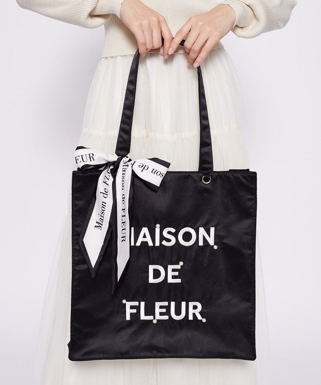 Maison de FLEUR サテンパールブランドロゴ刺繍トートバッグ Black