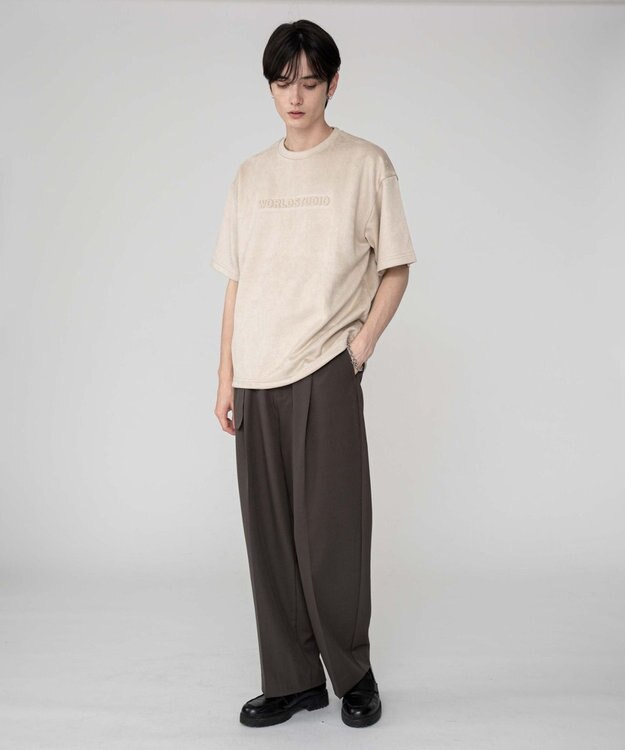 WEGO 【ユニセックス着用ITEM/MLサイズ展開】フェイクスウェードエンボスロゴT（SS） ホワイトアイボリー