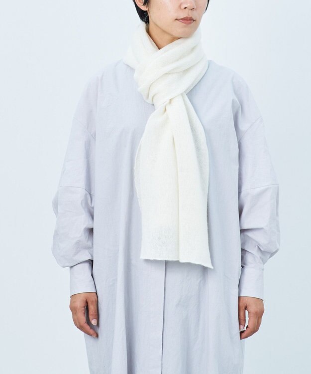 AND WOOL 〈上質な素材と手仕事から生まれた優しいニット〉カシミヤ100%の細巾ストール / マフラー ホワイト