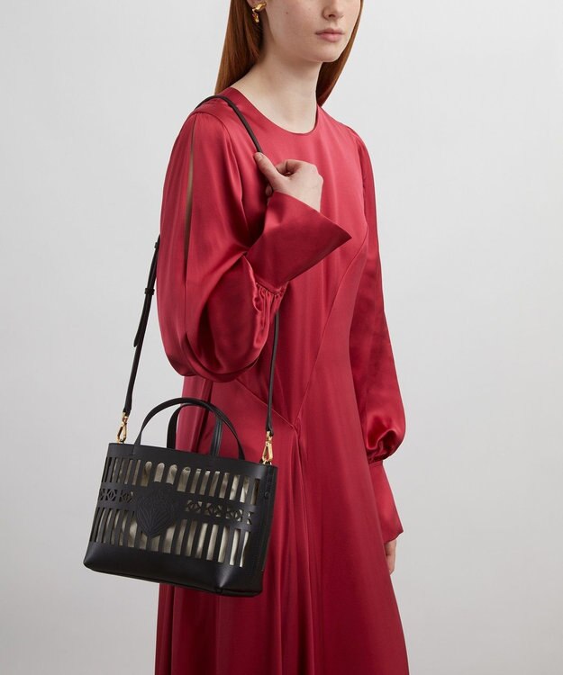 LIBERTY. アイフィス 1875 チューダー プチ ショッパーバッグ ブラック