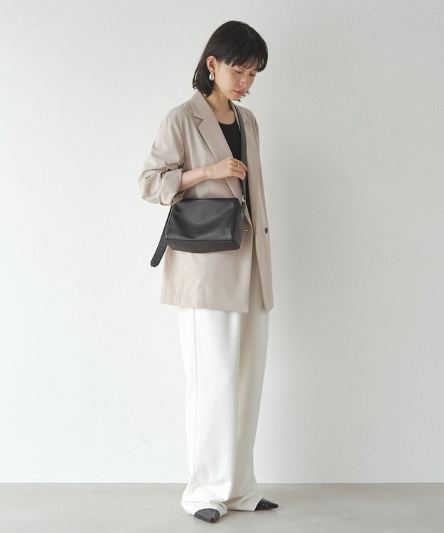 russet 【2025AW新作】レザースクエアショルダーバッグ(CE-1575) Black