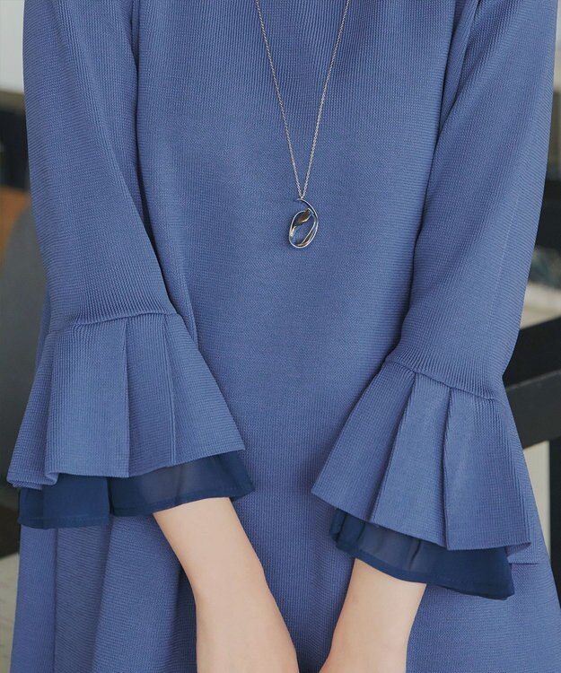 Tiaclasse シフォンフレア袖スポンジニットワンピース ブルー