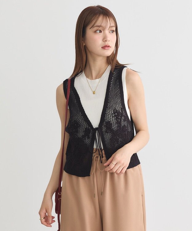 earth music&ecology フラワー刺繍メッシュベスト Black