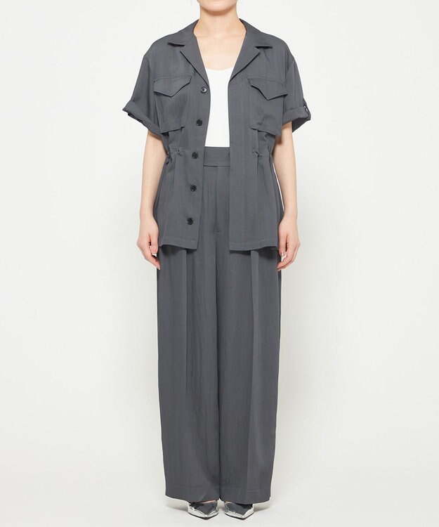 uncrave ドレープツイル ワイドパンツ ブルーグレー（佐藤晴美さん着用）