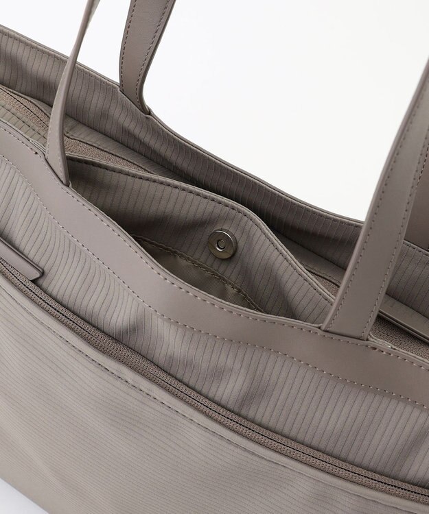 Y'SACCS コーデュロイライクナイロントート グレージュ