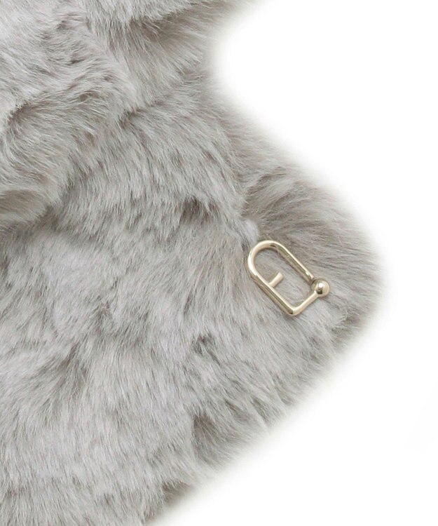 MOONBAT 【WEB限定】FURLA スノートップ チャーム付きフェイクファーマフラー グレー