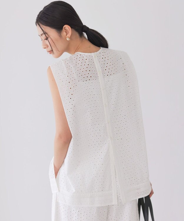 組曲 【WEB限定】エンブロイダリーレースノースリーブ ブラウス ホワイト系