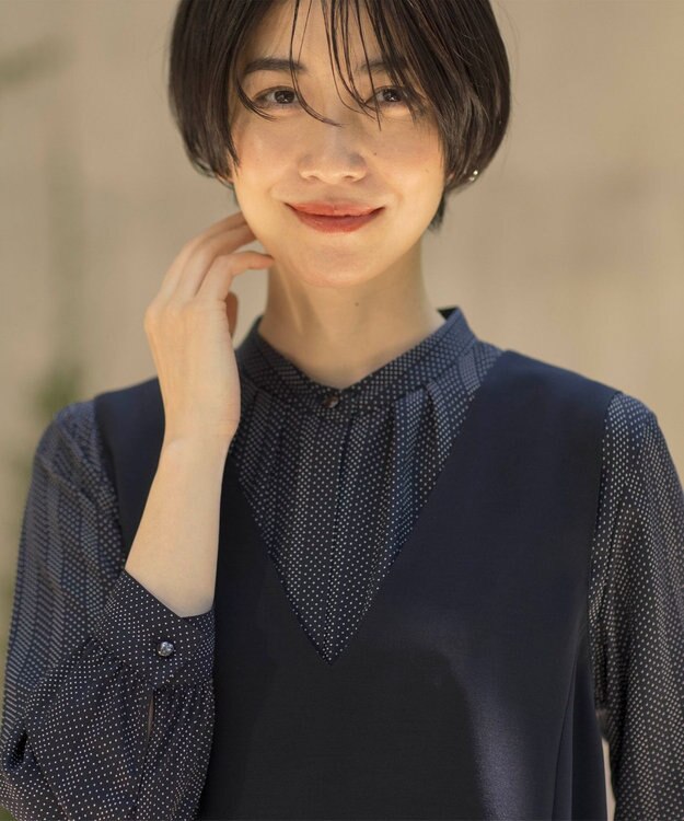 J.PRESS LADIES S 【洗える】ドットデシンプリント ボウタイ バンドカラー ブラウス ネイビー系