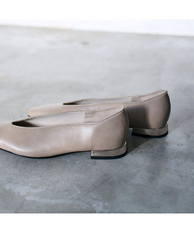 MODE ET JACOMO <MODE ET JACOMO>Uカットフラットプレーンパンプス オーク