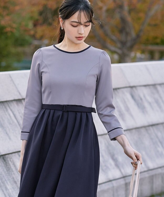 Tiaclasse L 【洗える】バックルベルト付き配色フレアワンピース グレー