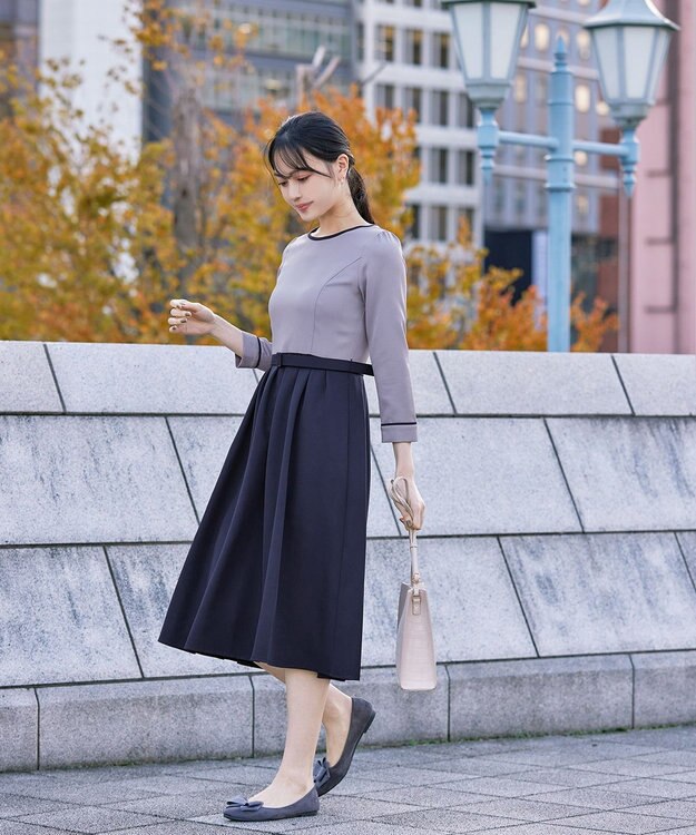 Tiaclasse L 【洗える】バックルベルト付き配色フレアワンピース グレー