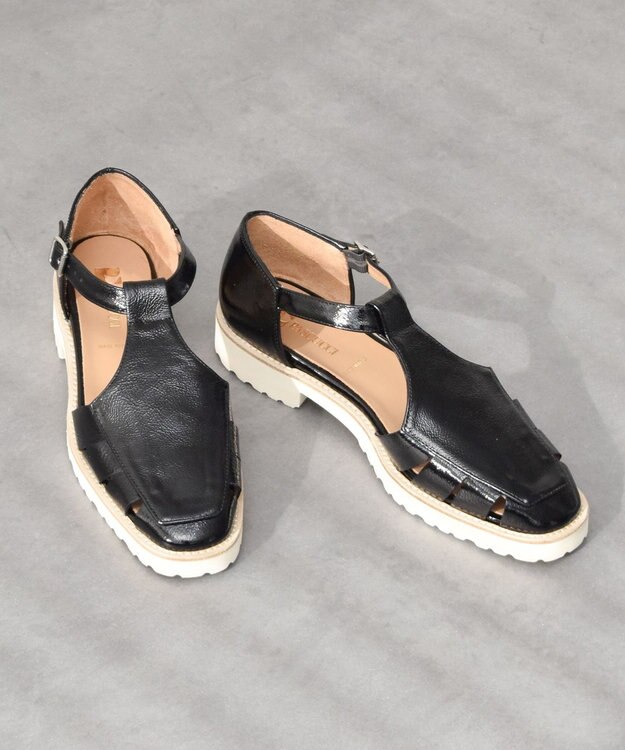 INTER-CHAUSSURES 【PASCUCCI】ソフトスクエアトウグルカシューズ ブラックエナメル