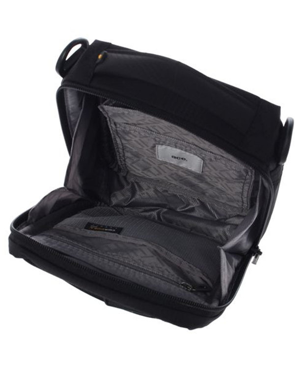 ACE BAGS & LUGGAGE ace. エース フレックスライト フィット 街歩きに。コンパクトな軽量タテ型ミニショルダーバッグ 54551 ブラック
