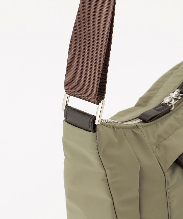 Y'SACCS カーゴポケット　ショルダーバッグ カーキ