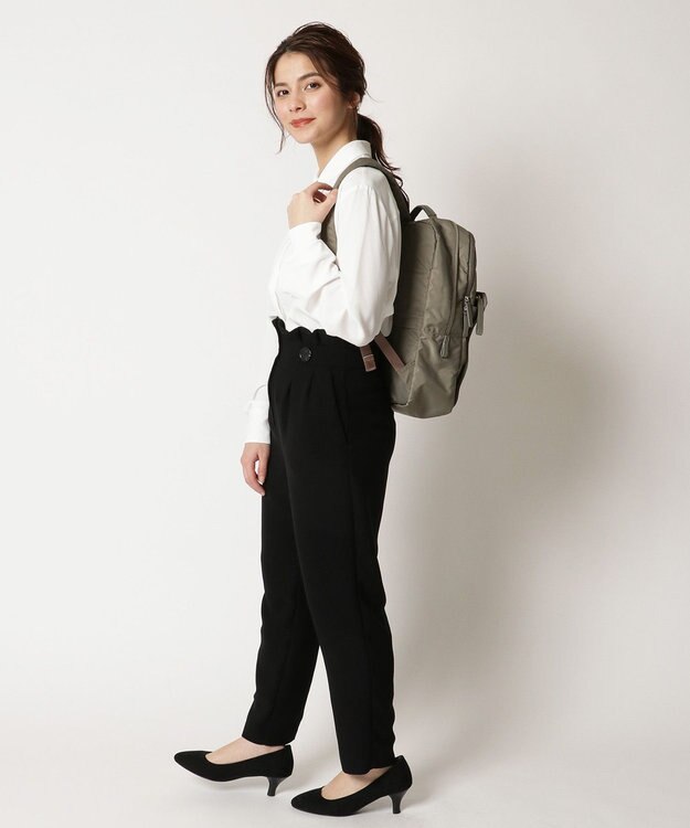 Y'SACCS ナイロン×レザー　スクエアリュックサック グレージュ