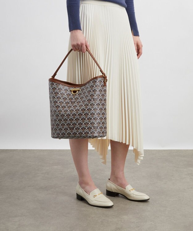 LIBERTY. アイフィス ショルダーバッグ サンド