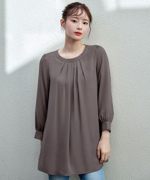 Tiaclasse L 【新色追加・洗える】裏起毛ジョーゼット胸元タックチュニックブラウス モカ