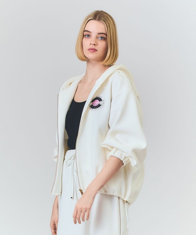 GRACE CONTINENTAL エンブレムフーディ ホワイト