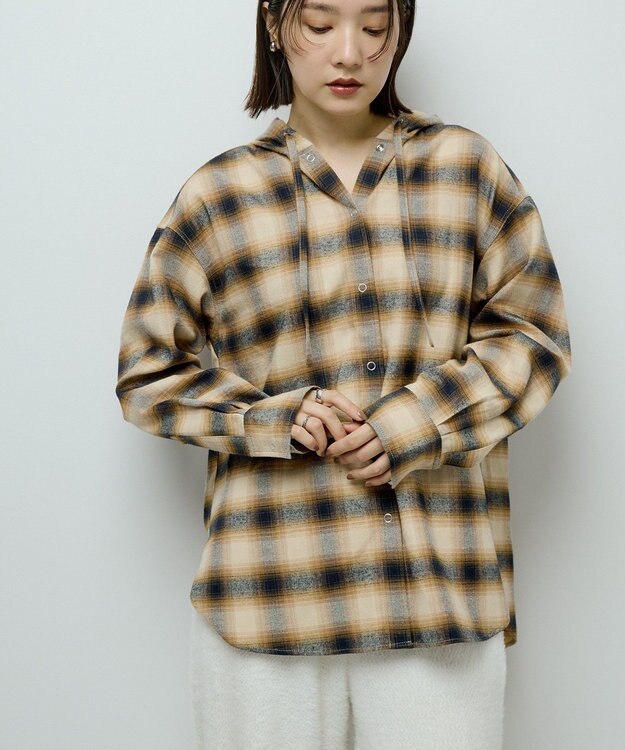 Green Parks ネルチェックフードシャツ Beige