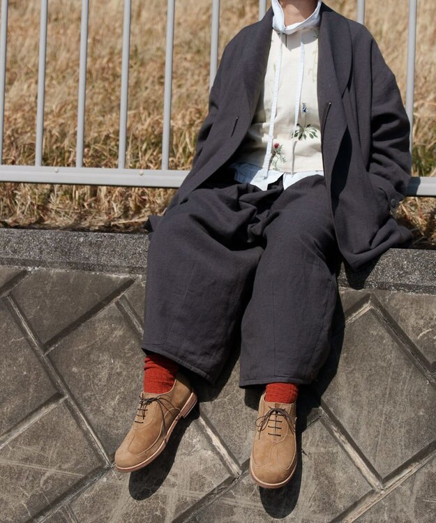 muuc リネンウールの裾タックワイドパンツ ブラウン