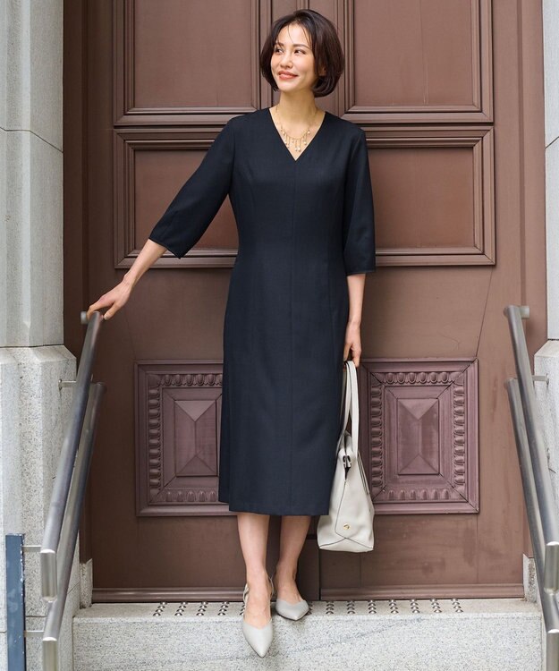 自由区 【接触冷感・速乾・UVケア・撥水・防シワ・XSサイズあり】リネンライクツィルVネック ワンピース ネイビー系