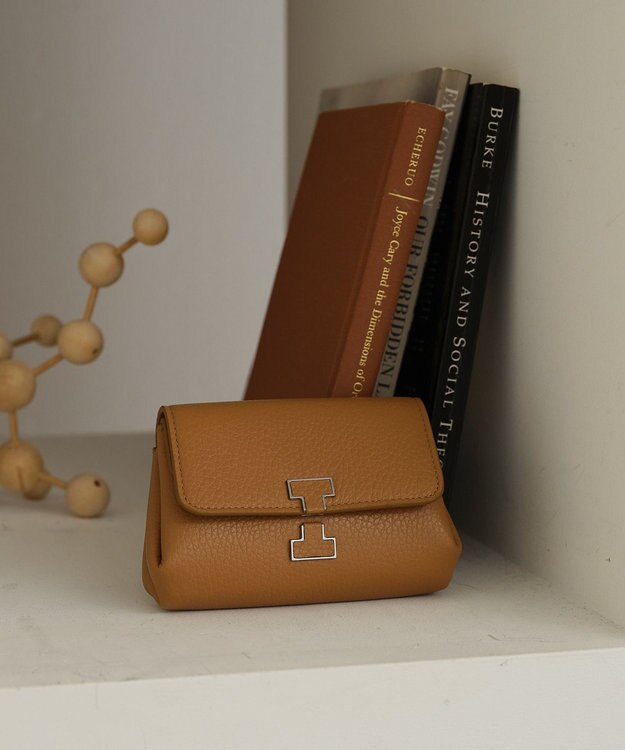 IACUCCI アバ ウォレット CERVO サンドベージュ