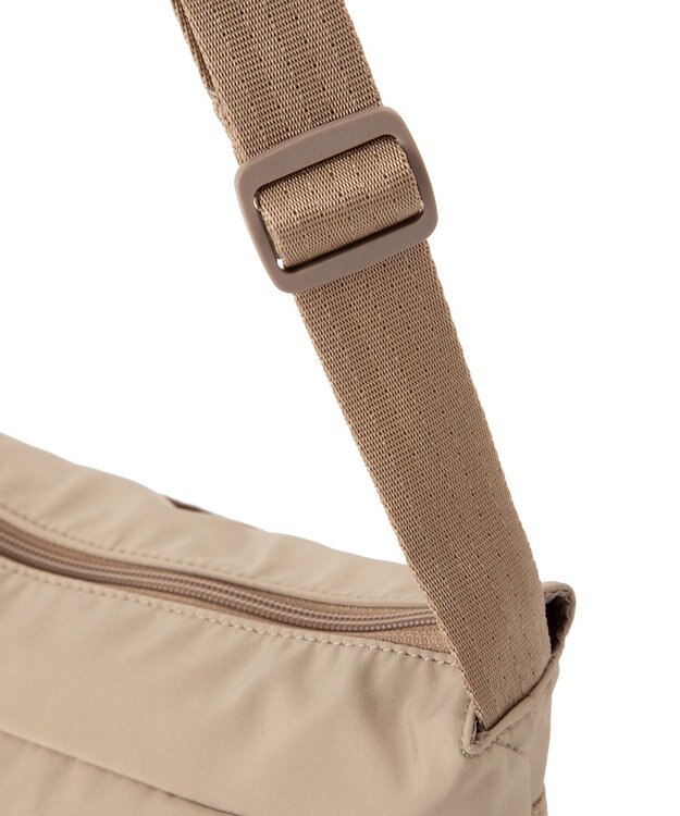 ACE BAGS & LUGGAGE World Traveler ミラ ショルダーバッグ  17532 ワールドトラベラー ベージュ