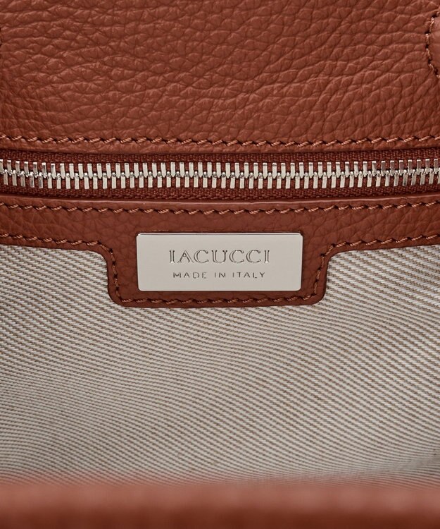 新品同様 イアクッチ　センティエーロ イアクッチ IACUCCI センティエーロ ミニトート CERVO